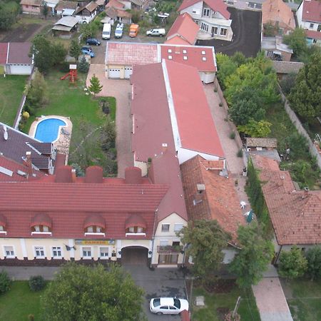 Kenguru Panzio Ξενοδοχείο Hódmezővásárhely Εξωτερικό φωτογραφία